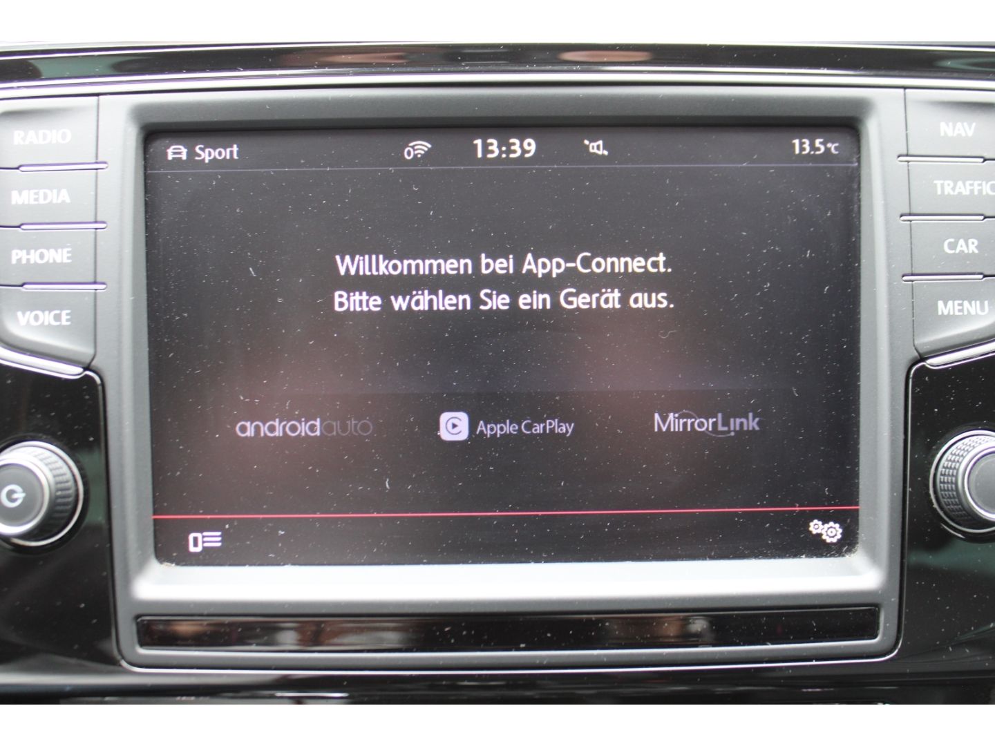 Fahrzeugabbildung Volkswagen Passat Variant Highline R-Line LED ACC StHZg Led