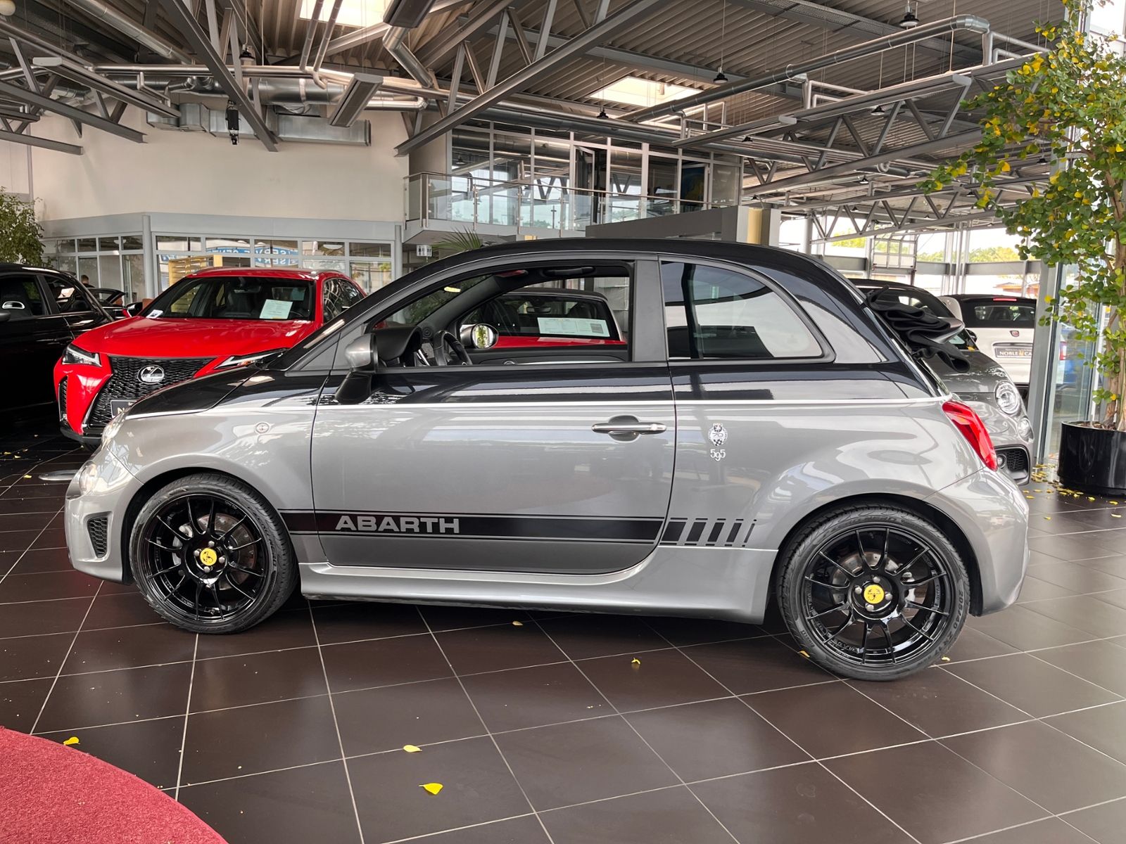 Fahrzeugabbildung Abarth 595C Turismo Sitzheizung XEN NAV LEDER PDC