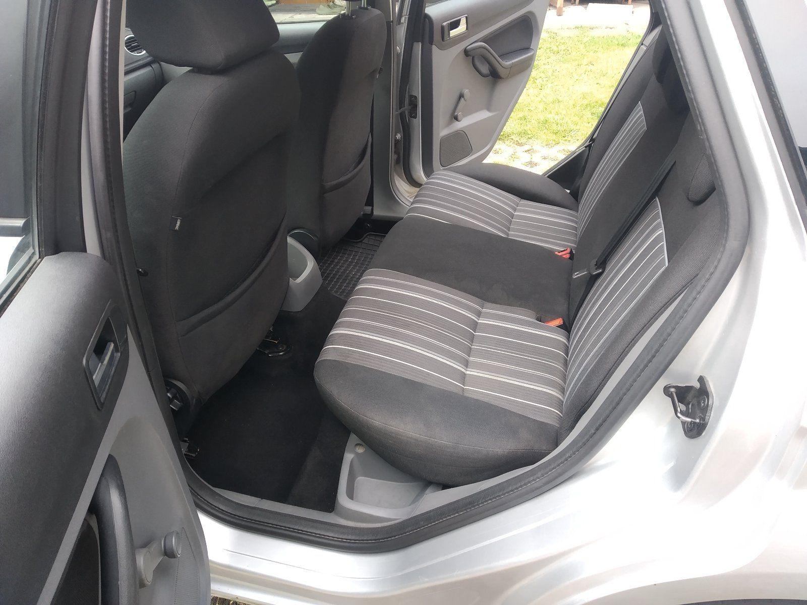 Ford Focus 2011 — photo 7
