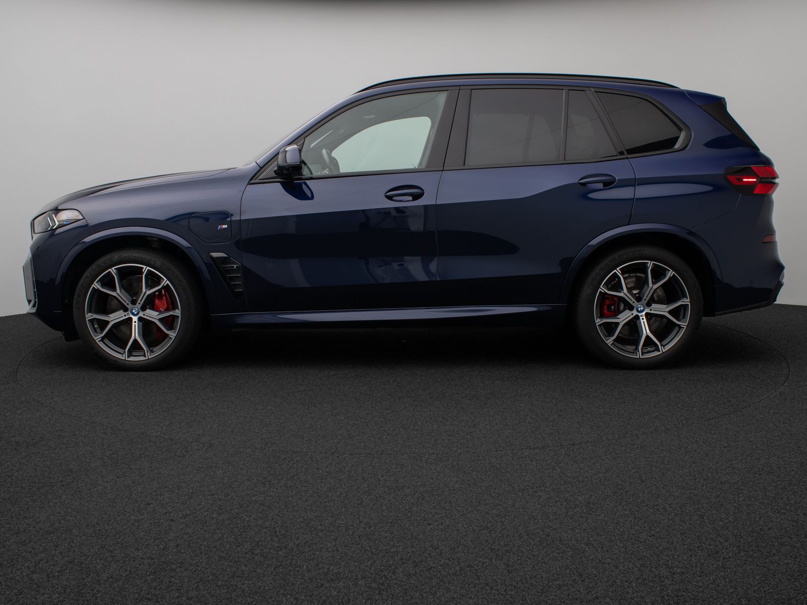 Fahrzeugabbildung BMW X5 xD50e M Sport Pro Pano SoftCL 360°HUD DAB H/K