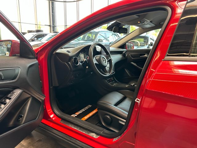 Mercedes-Benz GLA 200 *ACC*PDC*NAVI*TOTWINKEL*KLIMA*LED*