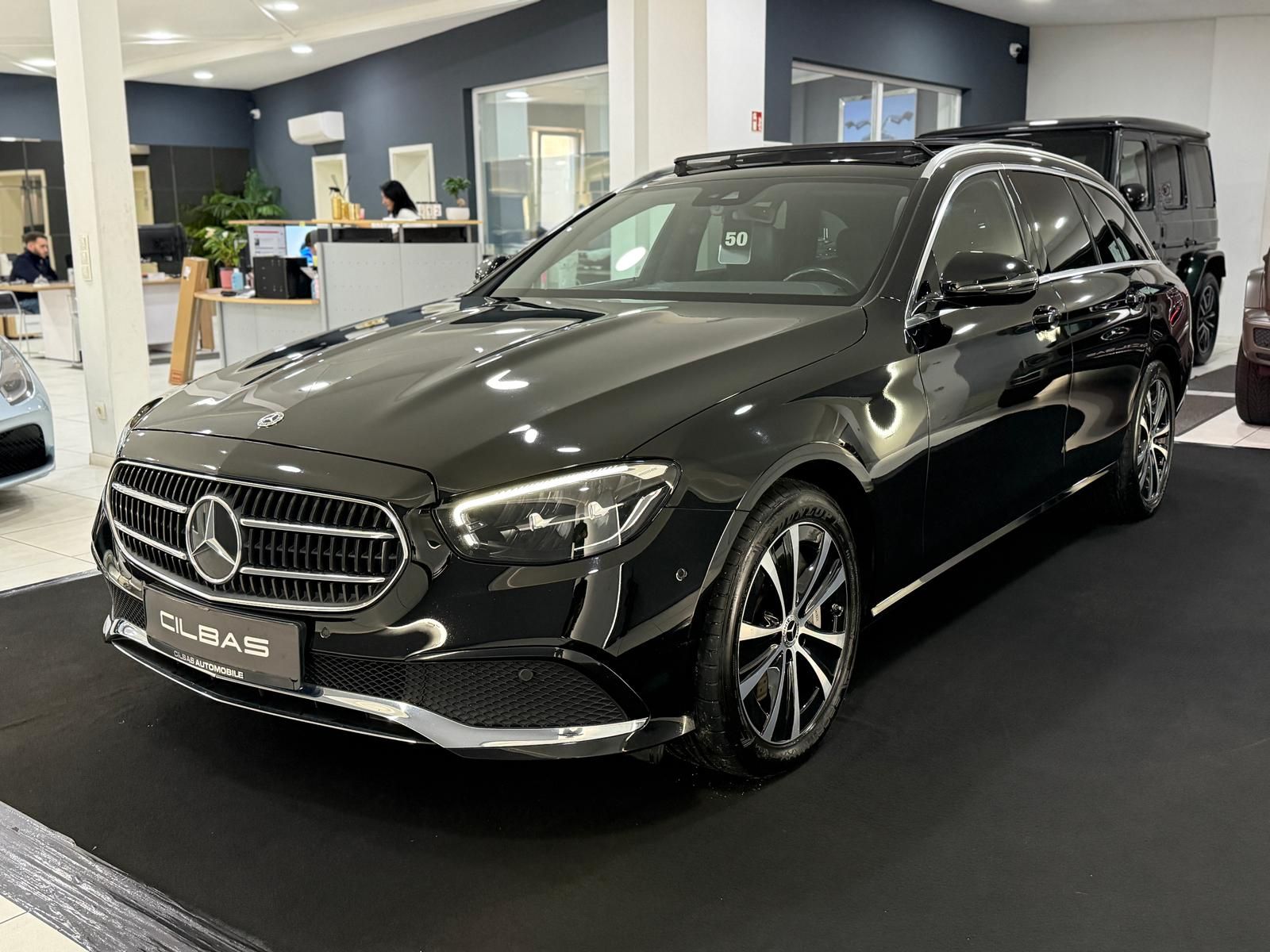 Mercedes-Benz E 300 de T 9G AVANTGARDE*PANO*AHK*LED*MEMORY* imagem 2