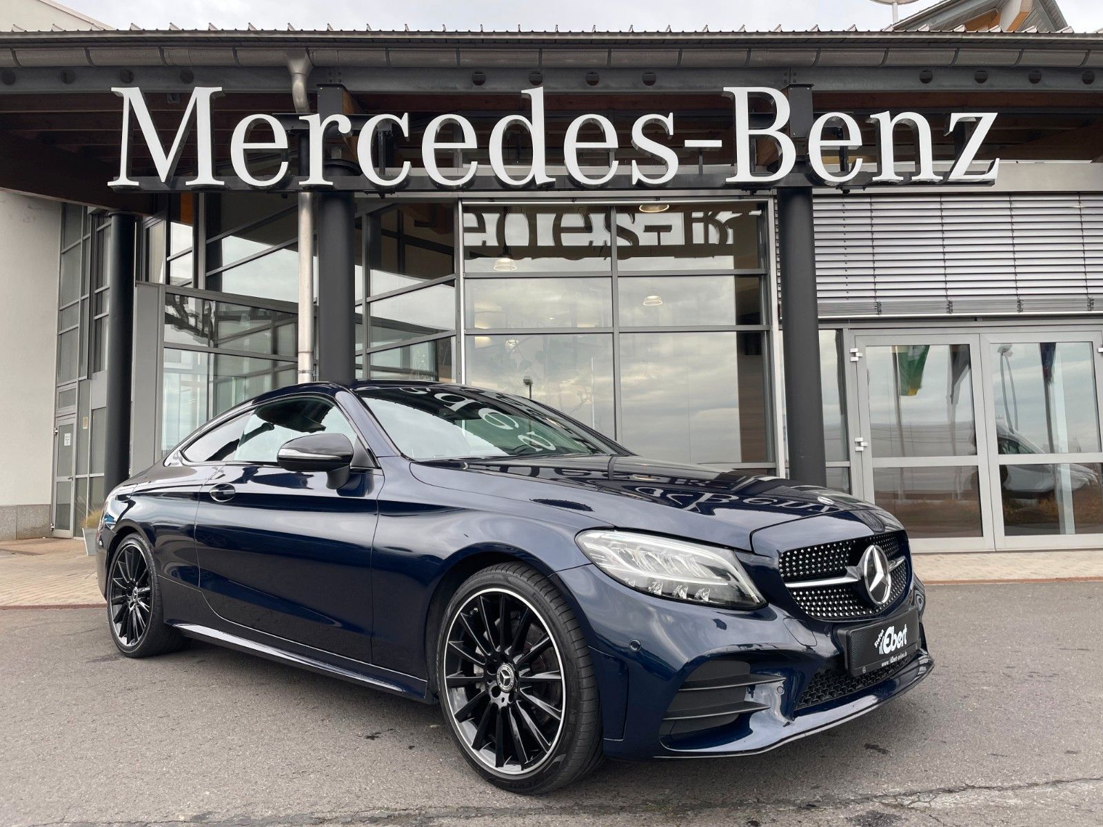 Fahrzeugabbildung Mercedes-Benz C 200 AMG Night+ToTW+R-Kamera+Carpaly+DAB+19"