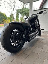 Harley-Davidson Street Bob 114 Dark Parts Custom Bike Neuwertig - HARLEY-DAVIDSON CUSTOM BIKE