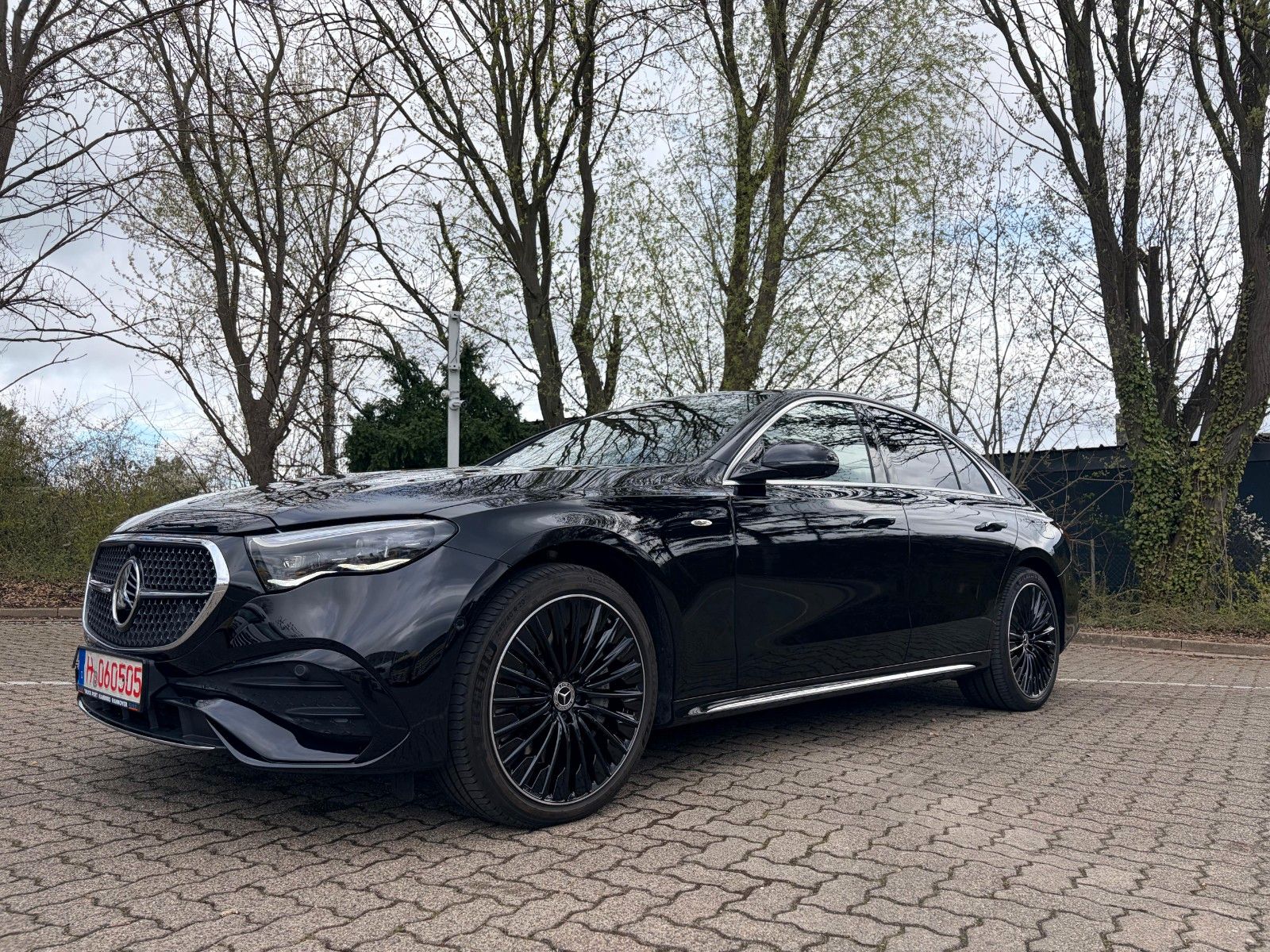 Fahrzeugabbildung Mercedes-Benz Limousine E 300 de 4Matic Edition AMG