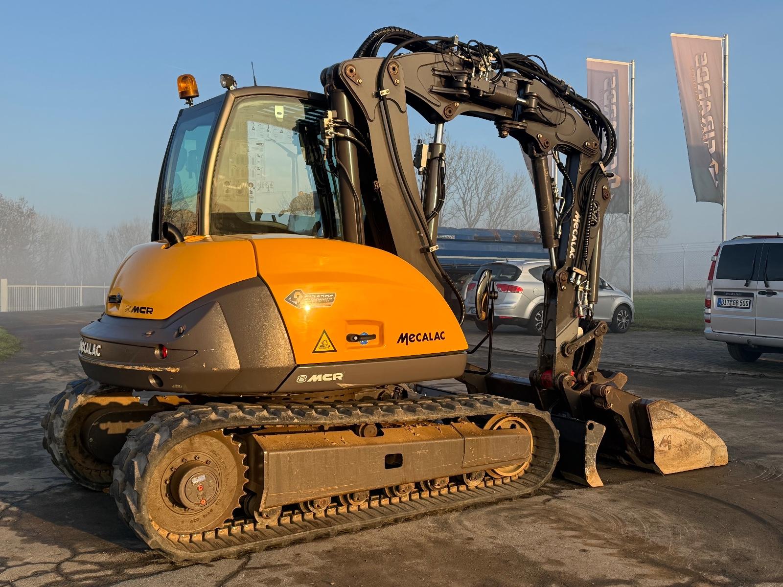 MECALAC 8 MCR++6 Anbaugeräte++