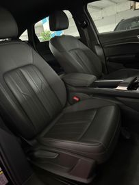 Audi Q8 - 8
