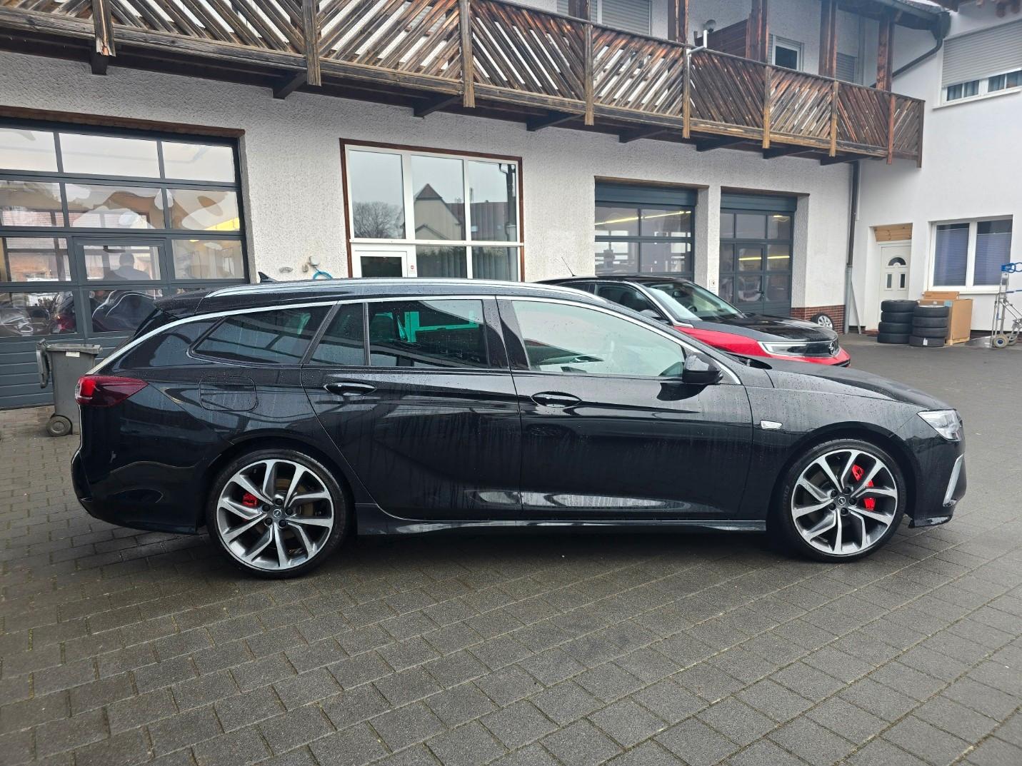 Opel Insignia B Sports Tourer GSi 4x4