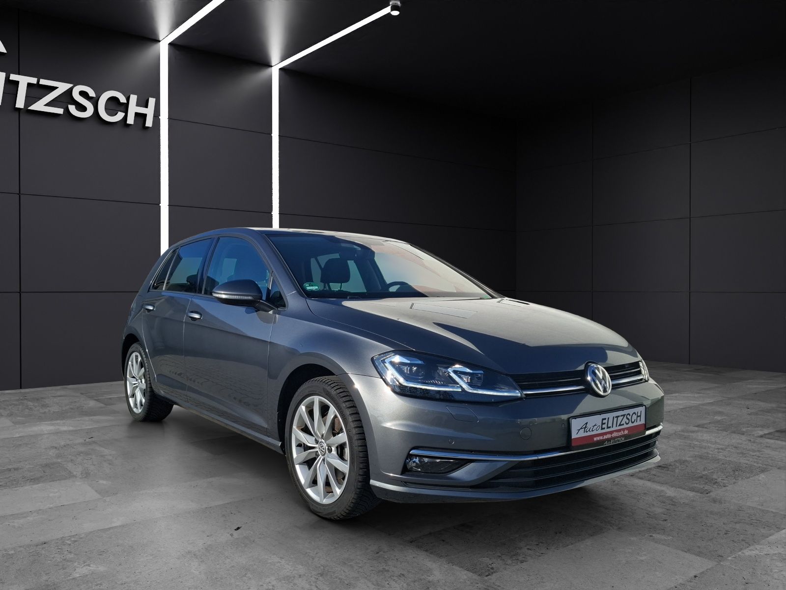 Fahrzeugabbildung Volkswagen Golf VII TSI Higline LED AHK Navi Pano ACC RFK S