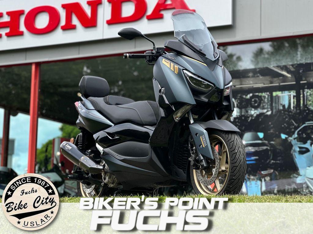 Yamaha X-MAX 