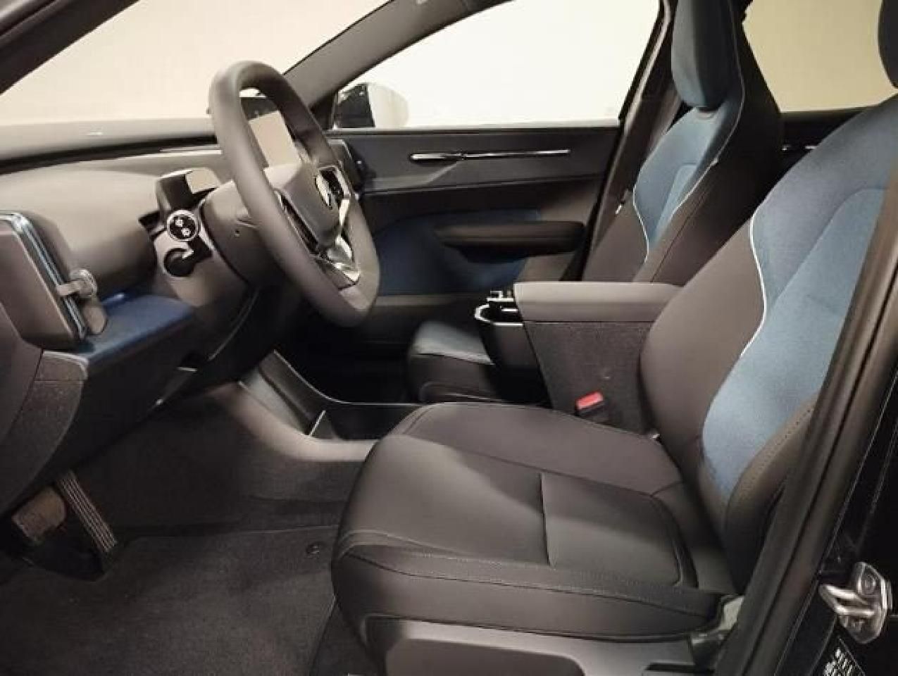 Fahrzeugabbildung Volvo EX30 Ultra 2WD Pure Electric