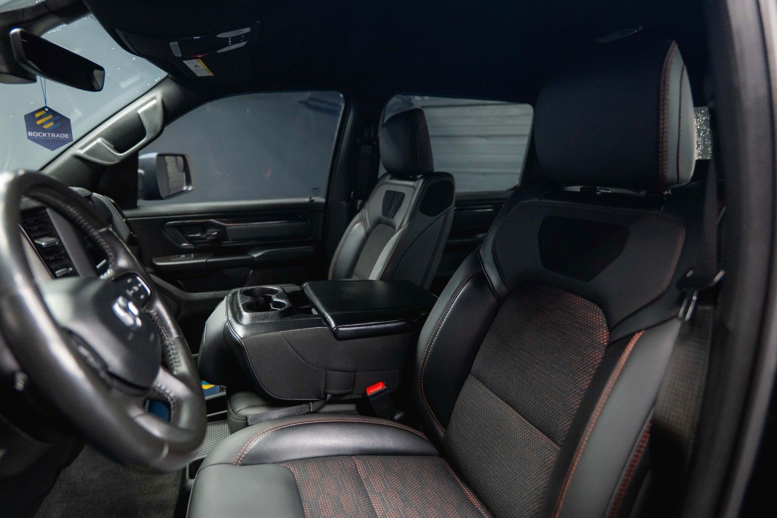 Fahrzeugabbildung Dodge RAM 5.7 V8 HEMI 4x4 Built to Serve AXLE LOCK 19%