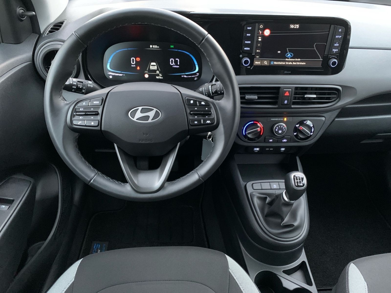 Fahrzeugabbildung Hyundai i10 1.0 Select Navi Kamera