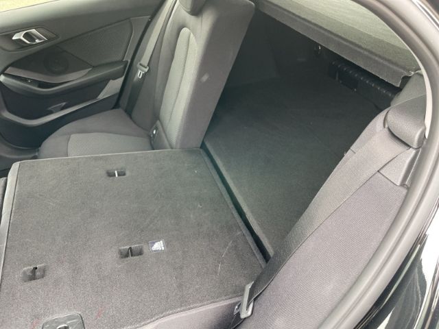 Fahrzeugabbildung BMW 118 i Advantage Autom. Navi, Sitzheizung, Tempom