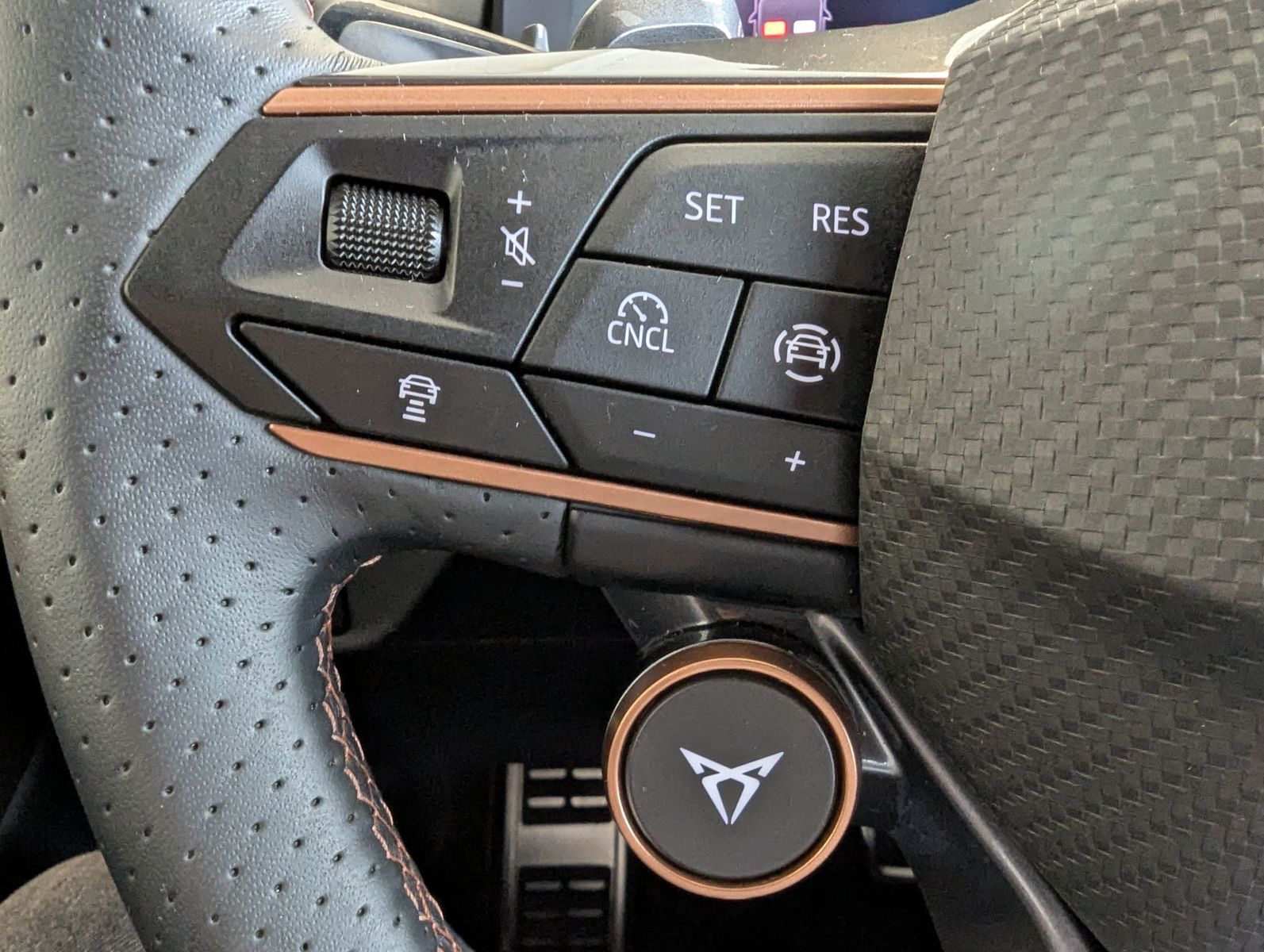 CUPRA Terramar 1.5 eTSI Dinamica Edge-Paket HUD 19" - Image 19