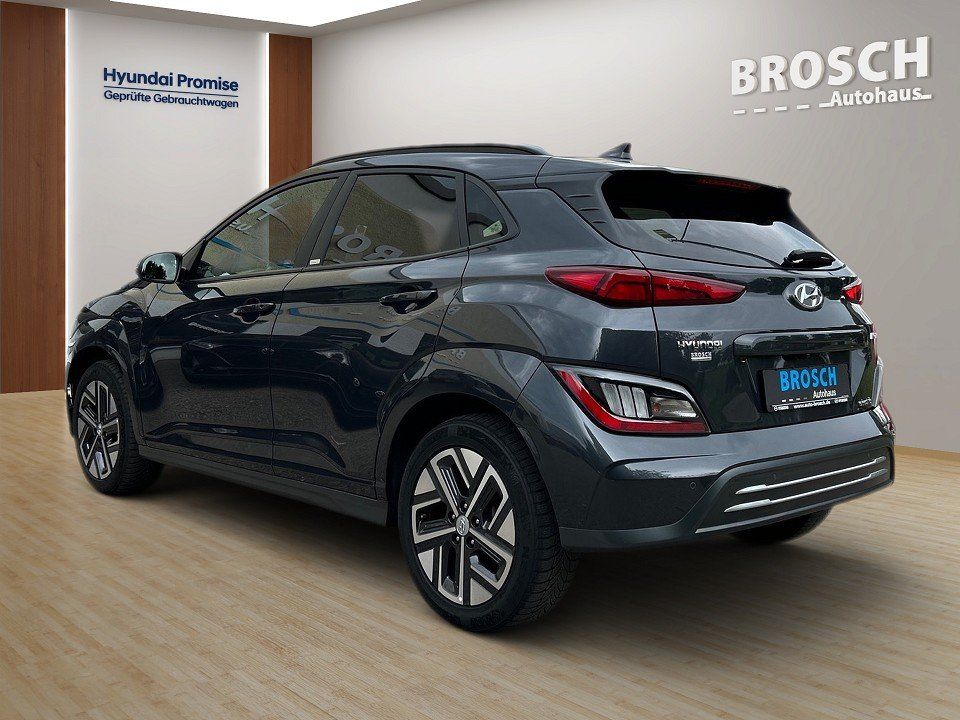 Fahrzeugabbildung Hyundai KONA EV 64kWh PLUS-P AVILOO-97,4%-SOH 484KM-RW++