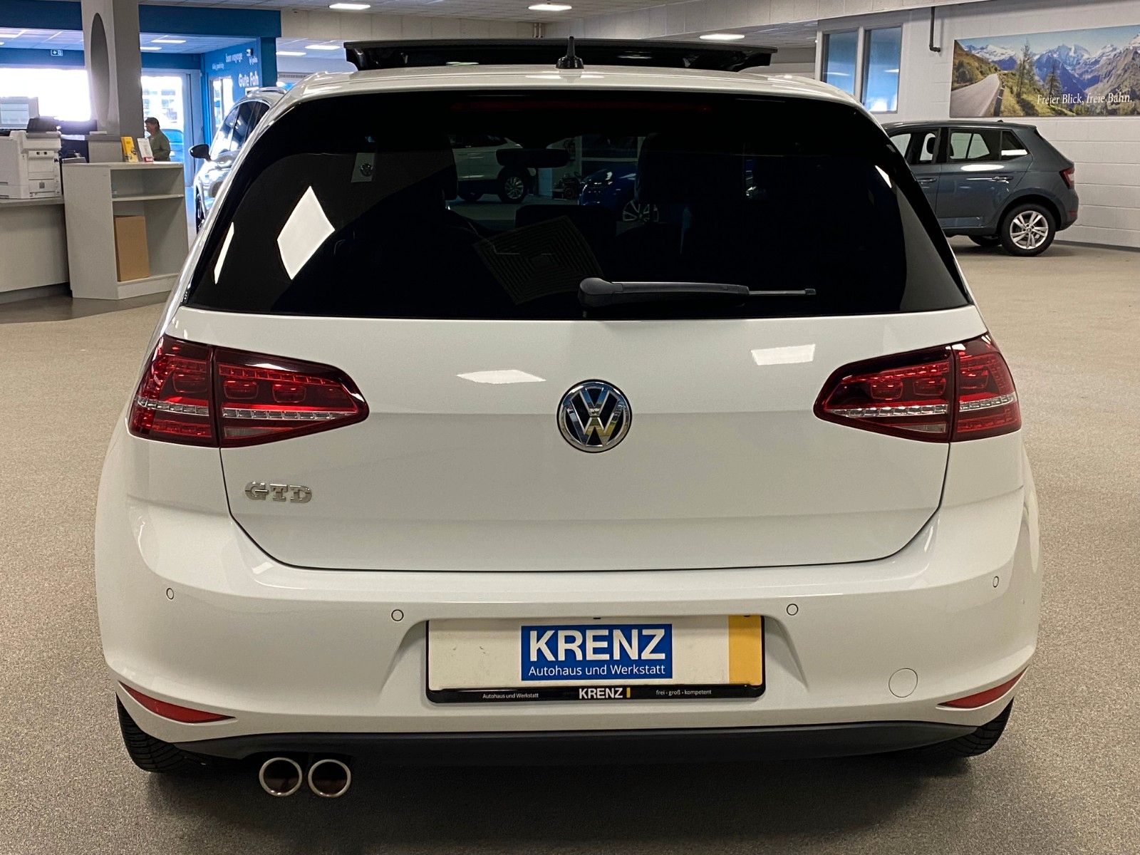 Fahrzeugabbildung Volkswagen Golf 2.0 TDI DSG BMT GTD+DCC+BI-XENON+PANORAMAD+