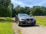 BMW 320i Cabrio - - BMW 320 mit Benzin-Antrieb: Braun, Leder