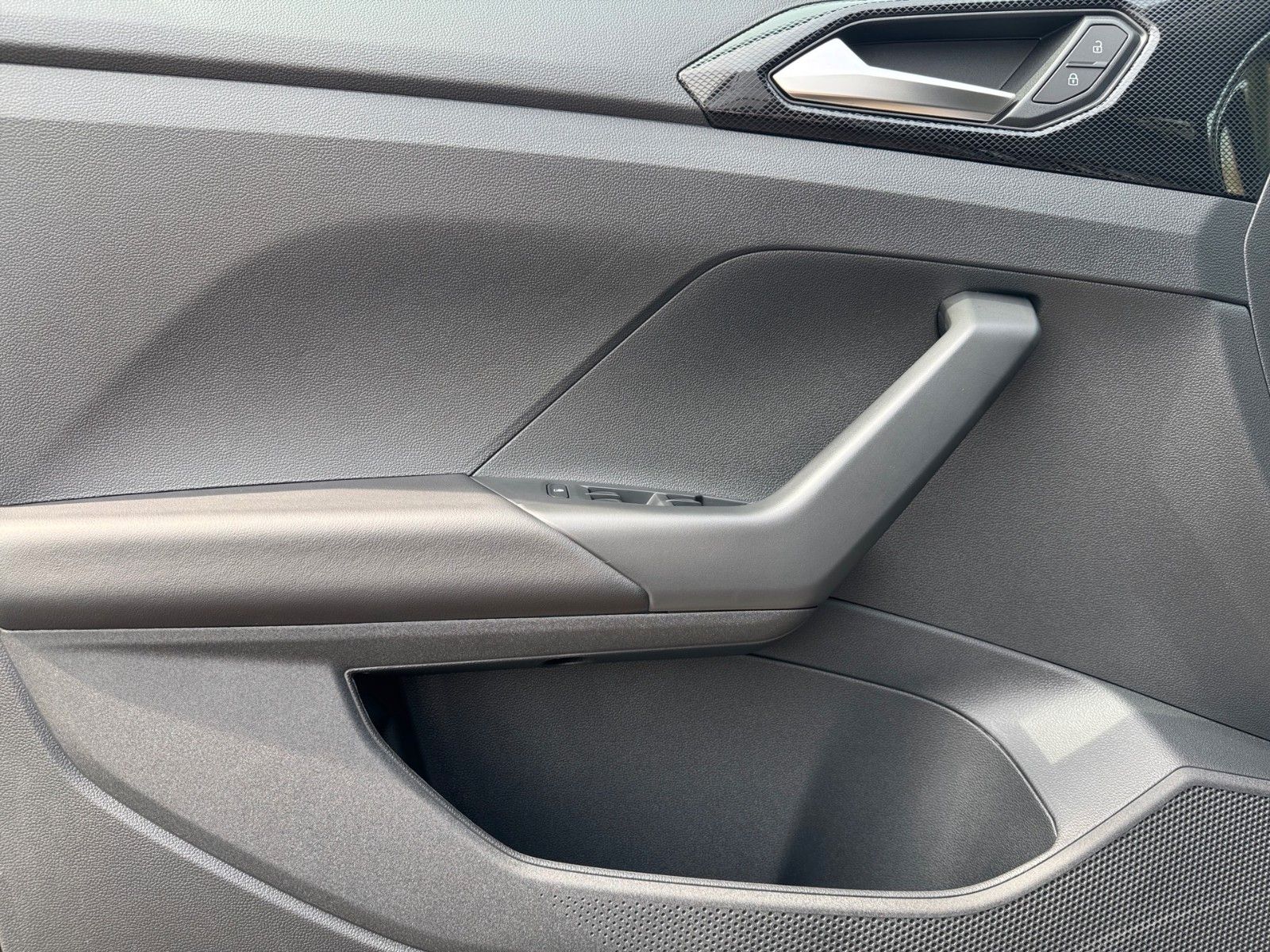 Fahrzeugabbildung Volkswagen T-Cross 1.0 TSI Life Edition