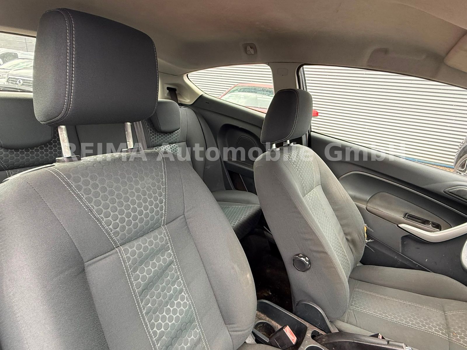 Fahrzeugabbildung Ford Fiesta 1,6TDCI  Titanium, Klimaautomatik