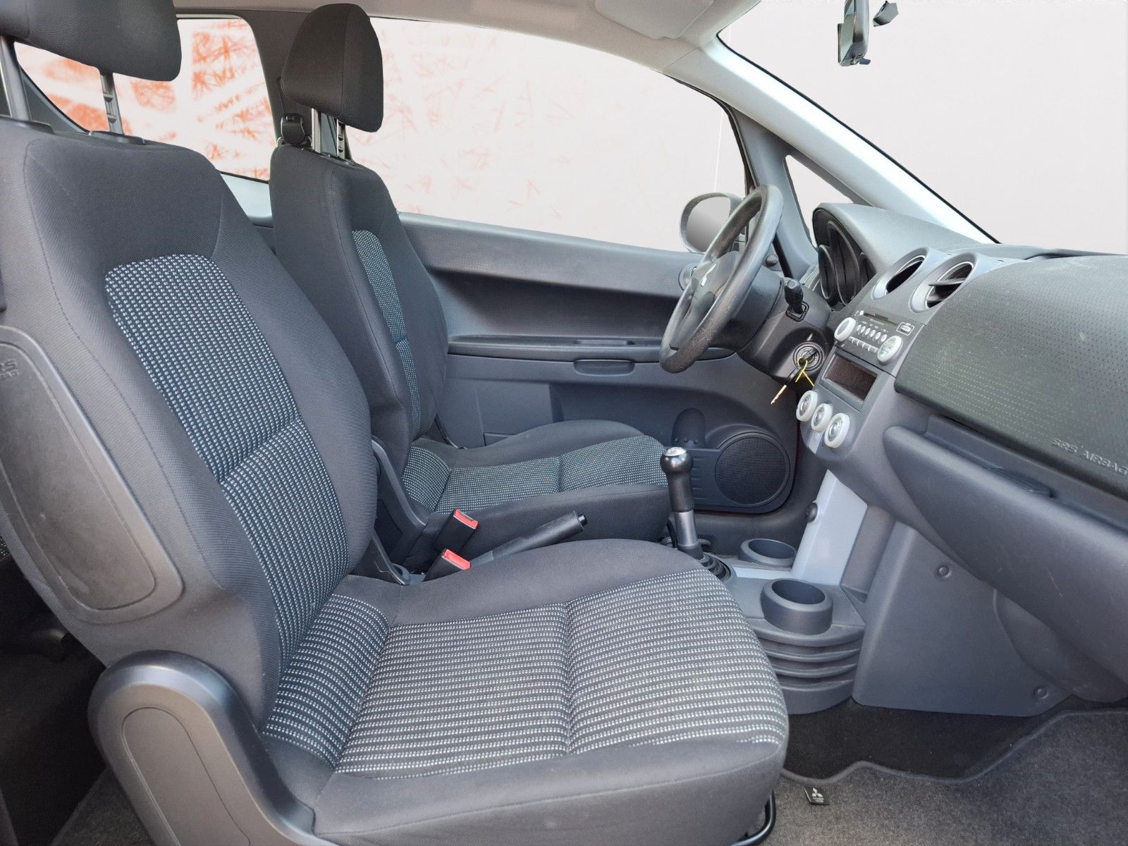Fahrzeugabbildung Mitsubishi Colt CZ3 Lim. 3-trg. 1.1 ! 1te Hand ! TÜV 05/27
