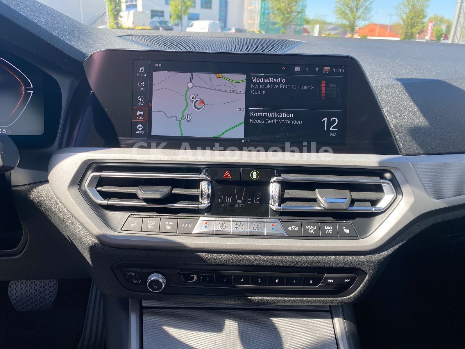 Fahrzeugabbildung BMW 318d Touring Advantage/LiveCockpit/Navi/Laser/AH