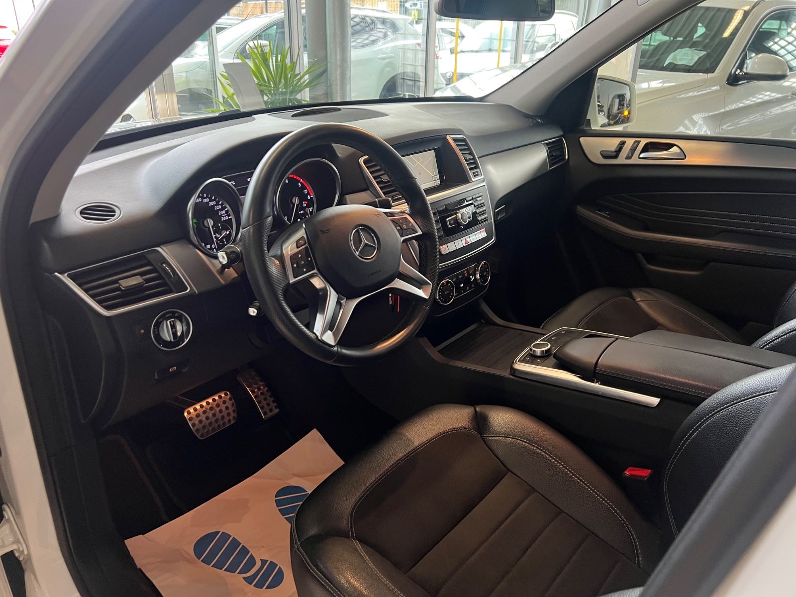 Fahrzeugabbildung Mercedes-Benz ML 350 d BlueTec 4Matic * 1.HAND * GEPFLEGT *