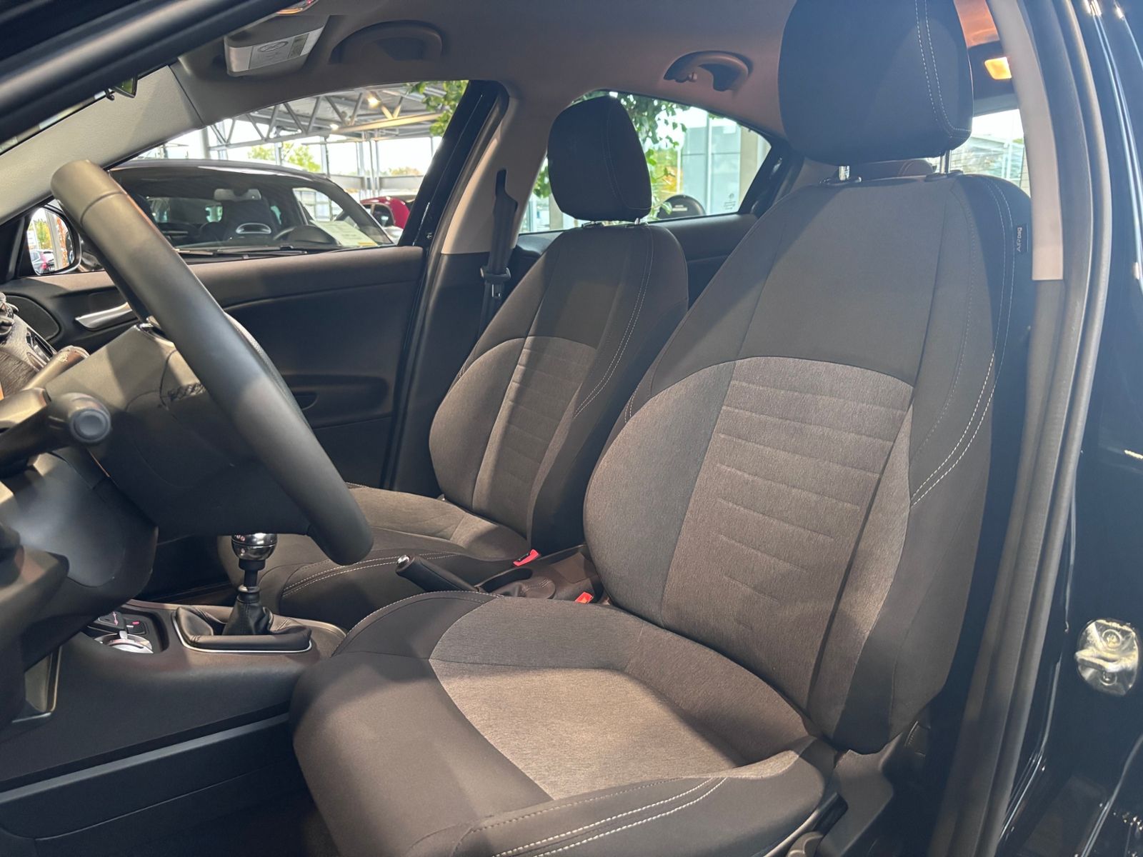 Fahrzeugabbildung Alfa Romeo Giulietta Basis KLIMA NAVI