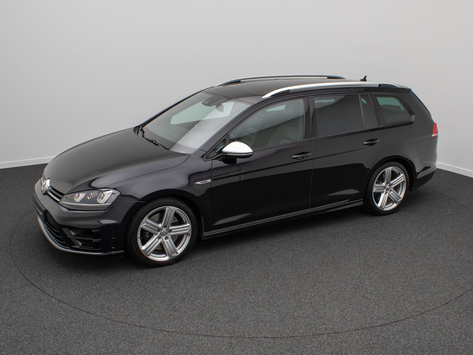 Fahrzeugabbildung Volkswagen Golf R BMT 4Motion Kamera ACC DYNAUDIO Panorama