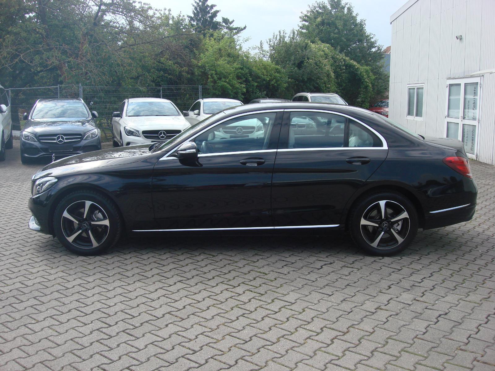 Mercedes-Benz C 180 CGI Lim. Exclusive*Comand*LED*PDC*SHZ*TÜV*