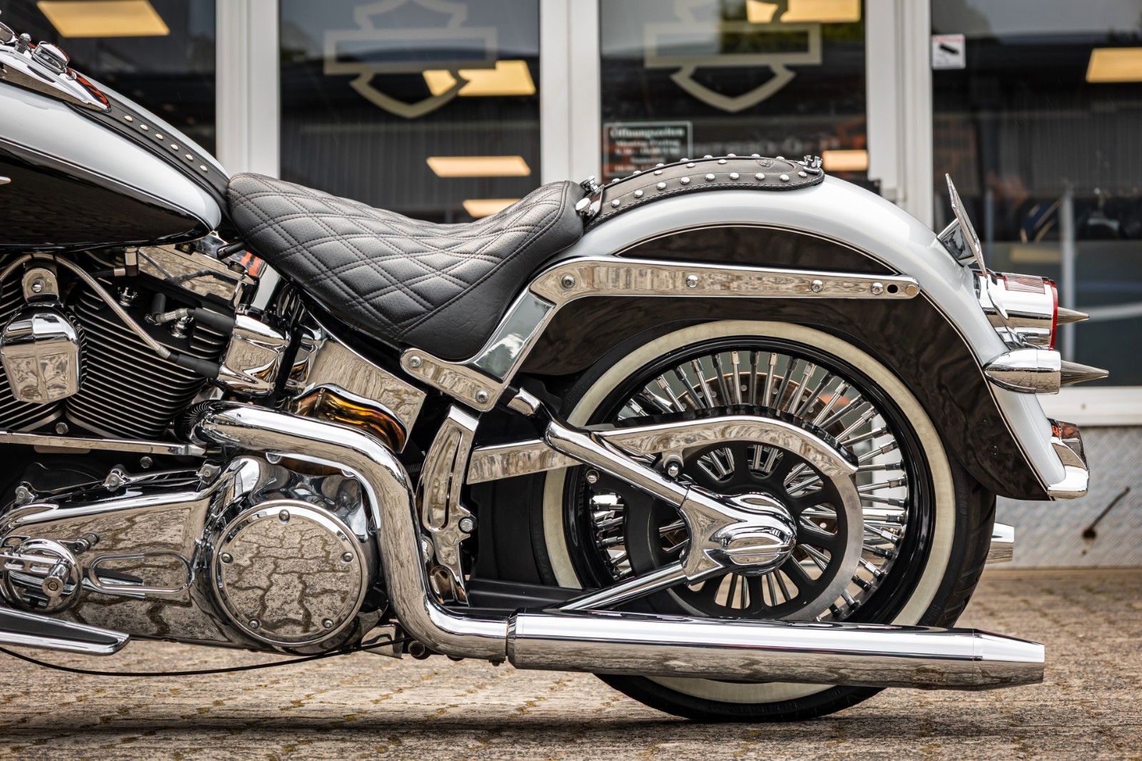 Fahrzeugabbildung Harley-Davidson FLSTC Heritage Classic Twin Cam 96 cui - Chicano