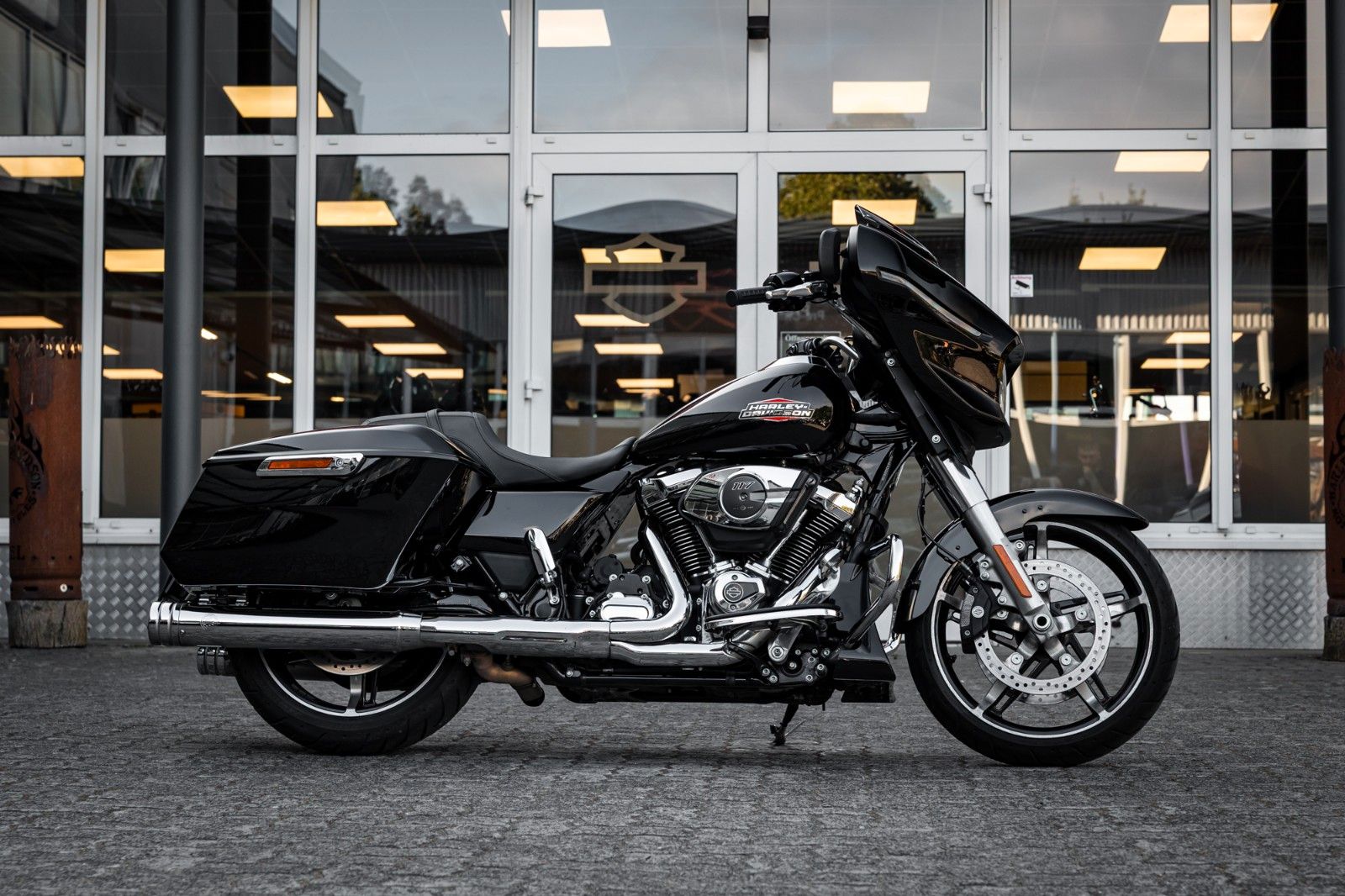 Fahrzeugabbildung Harley-Davidson Street Glide FLHX MY24 117cui- Kesstech