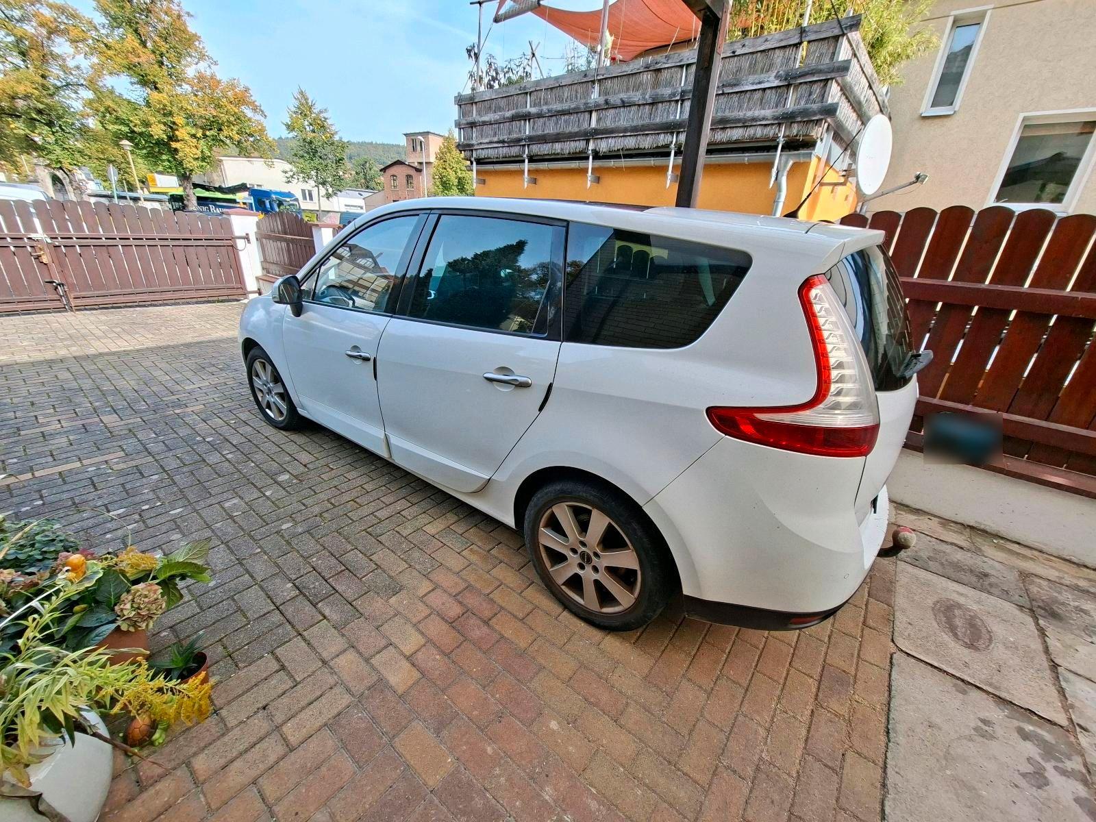 Renault Scenic 2009 — rear view