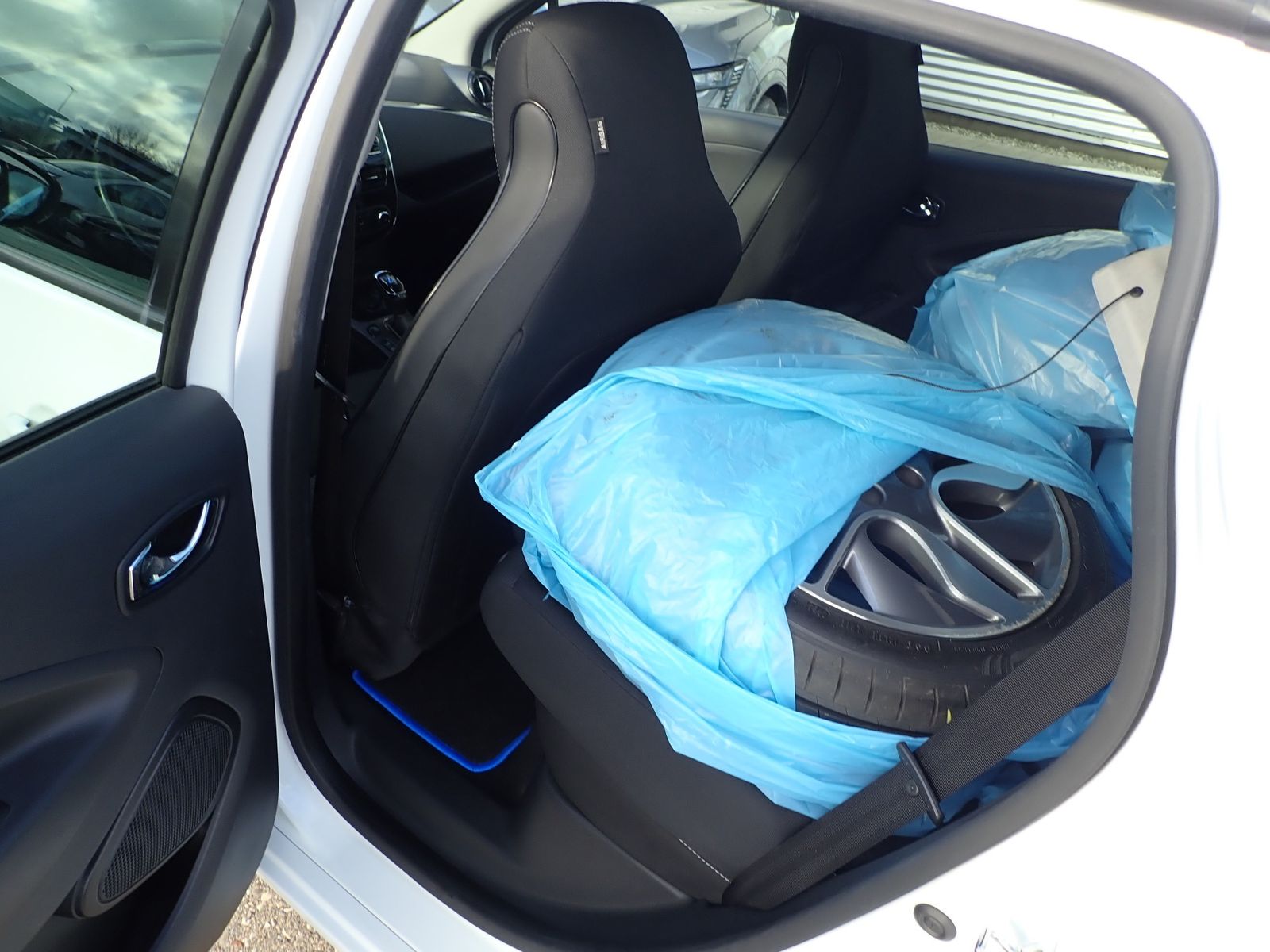 Fahrzeugabbildung Renault ZOE Z.E. 40 LIFE/SHZ/BOSE/