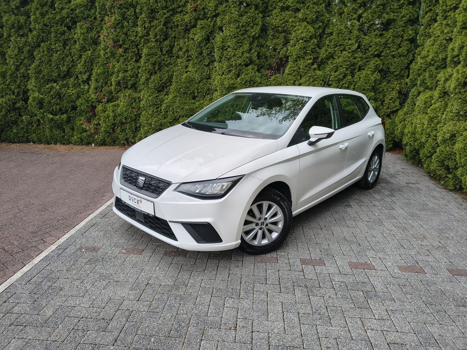Fahrzeugabbildung SEAT Ibiza 1.0 TSI Style LED+SHZ+WINTER+SPUR+DAB+TEMP