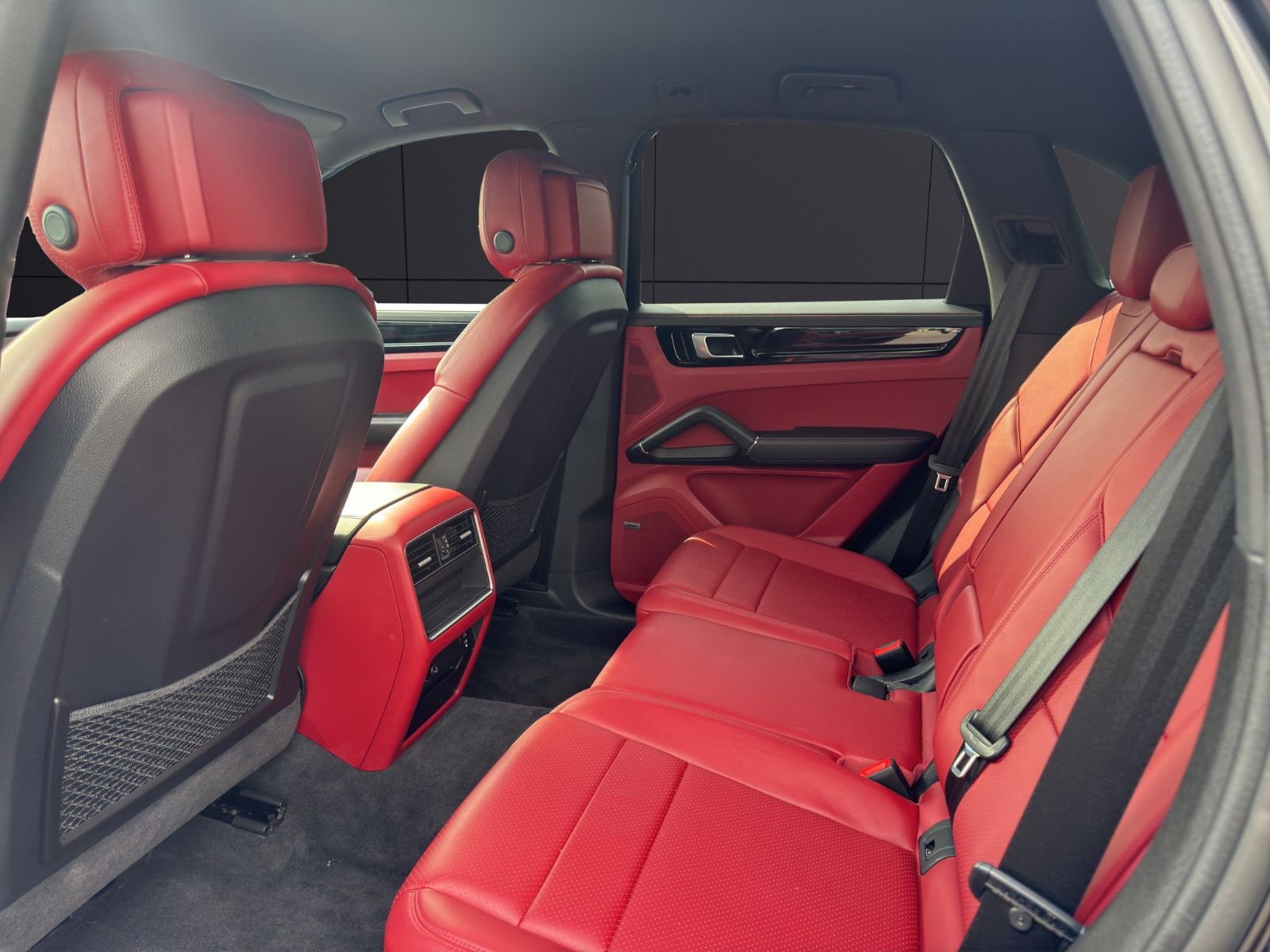 Fahrzeugabbildung Porsche Cayenne E-Hybrid*Matrix*AHK*Carplay*Bose*Head-up