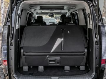 Hyundai Staria Signature Hybrid 2WD 7-Sitzer Park-Paket