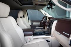 DODGE RAM 1500 5.7l V8 Laramie CrewCab - Unfallfrei