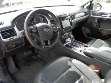 Volkswagen Touareg - 5