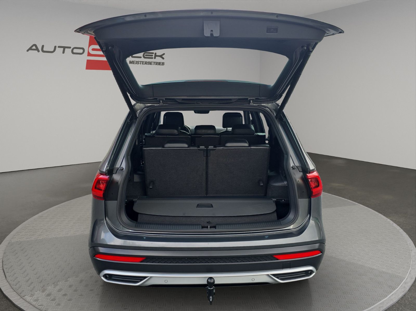 Fahrzeugabbildung SEAT Tarraco Xcellence 4Drive/7-Sitzer/360°