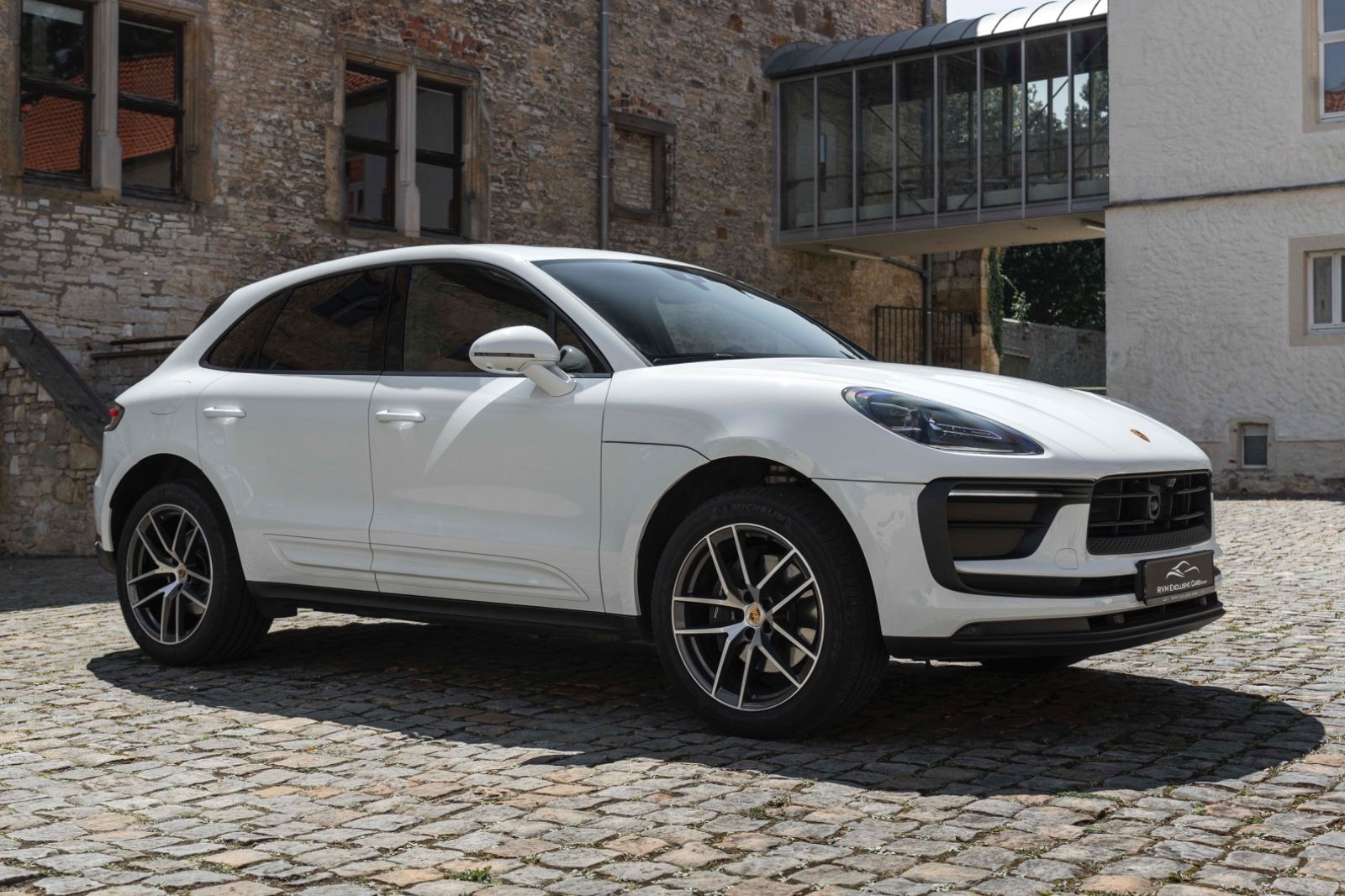Fahrzeugabbildung Porsche Macan PASM CHRONO LED CARPLAY PANO 360° BOSE PDC