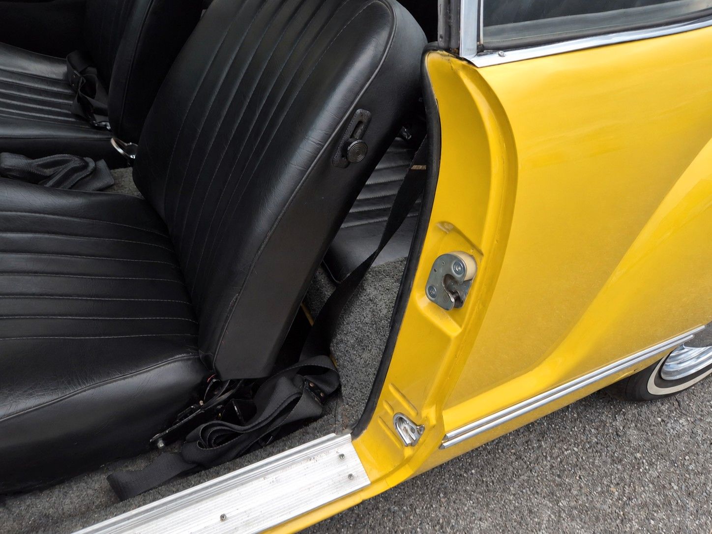 Fahrzeugabbildung Volkswagen Karmann Ghia/Wunderschöne Farbe+Zustand
