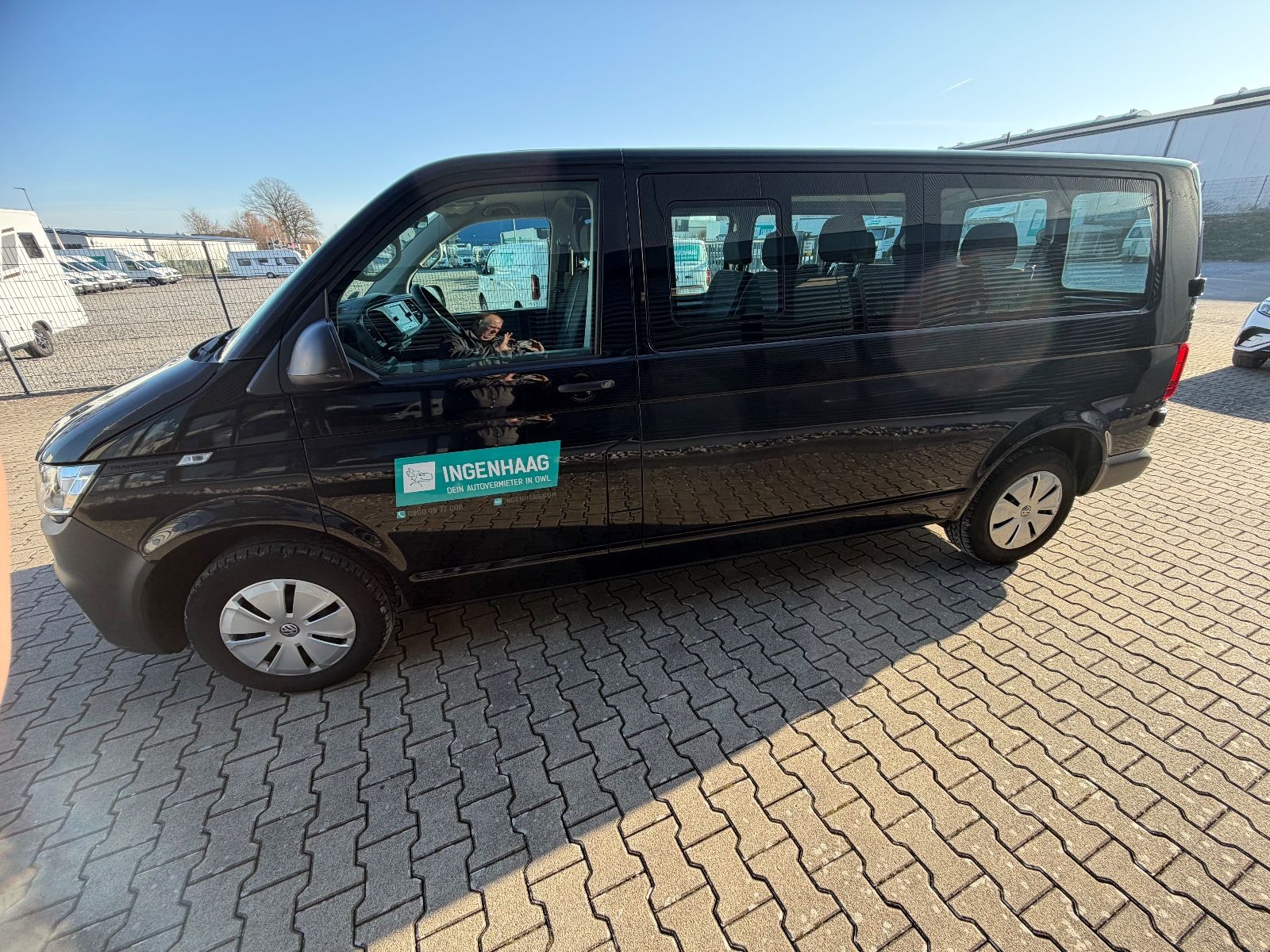 Fahrzeugabbildung Volkswagen T6.1  2.0TDI LR Flügelt. 9 Sitzer SHZ Komf.Paket