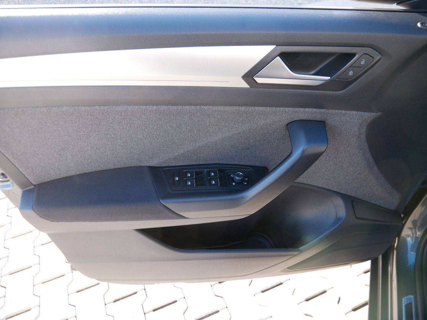 Fahrzeugabbildung Volkswagen T-Roc 1.0 TSI MOVE NEU38T AHK Standheiz ACC SHZ