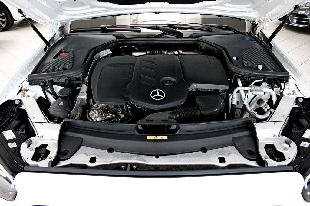 Mercedes-Benz E 220 d T 4M AMG TOTW KAMERA AHK NETTO 30.800