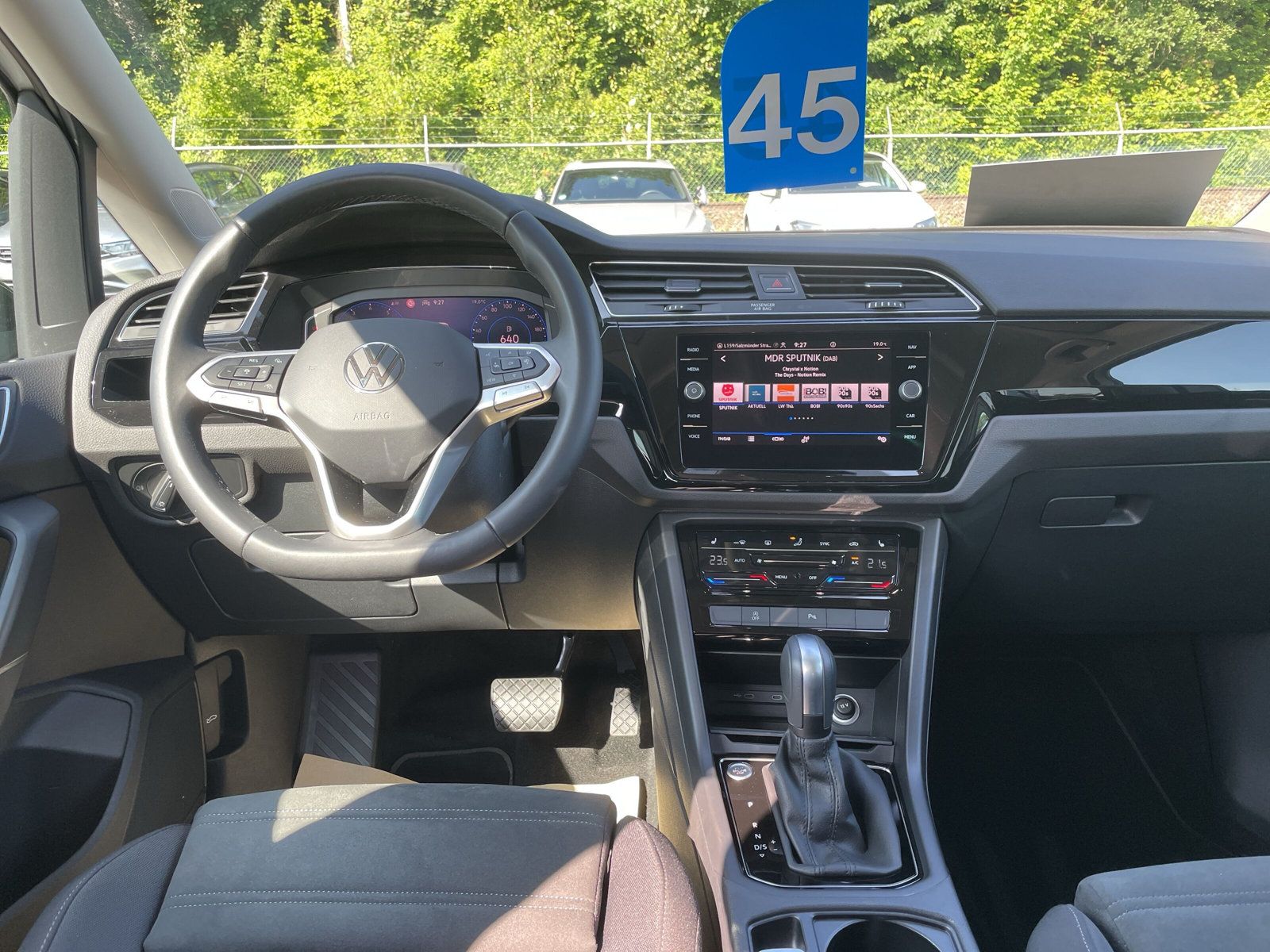 Touran R-Line TSi DSG Navi AZV beh. Frontsch.