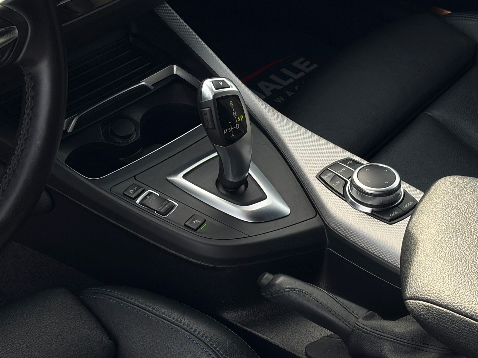 Fahrzeugabbildung BMW 120i M Sport Shadow Aut. SHZ PDC LED Navi TEMP