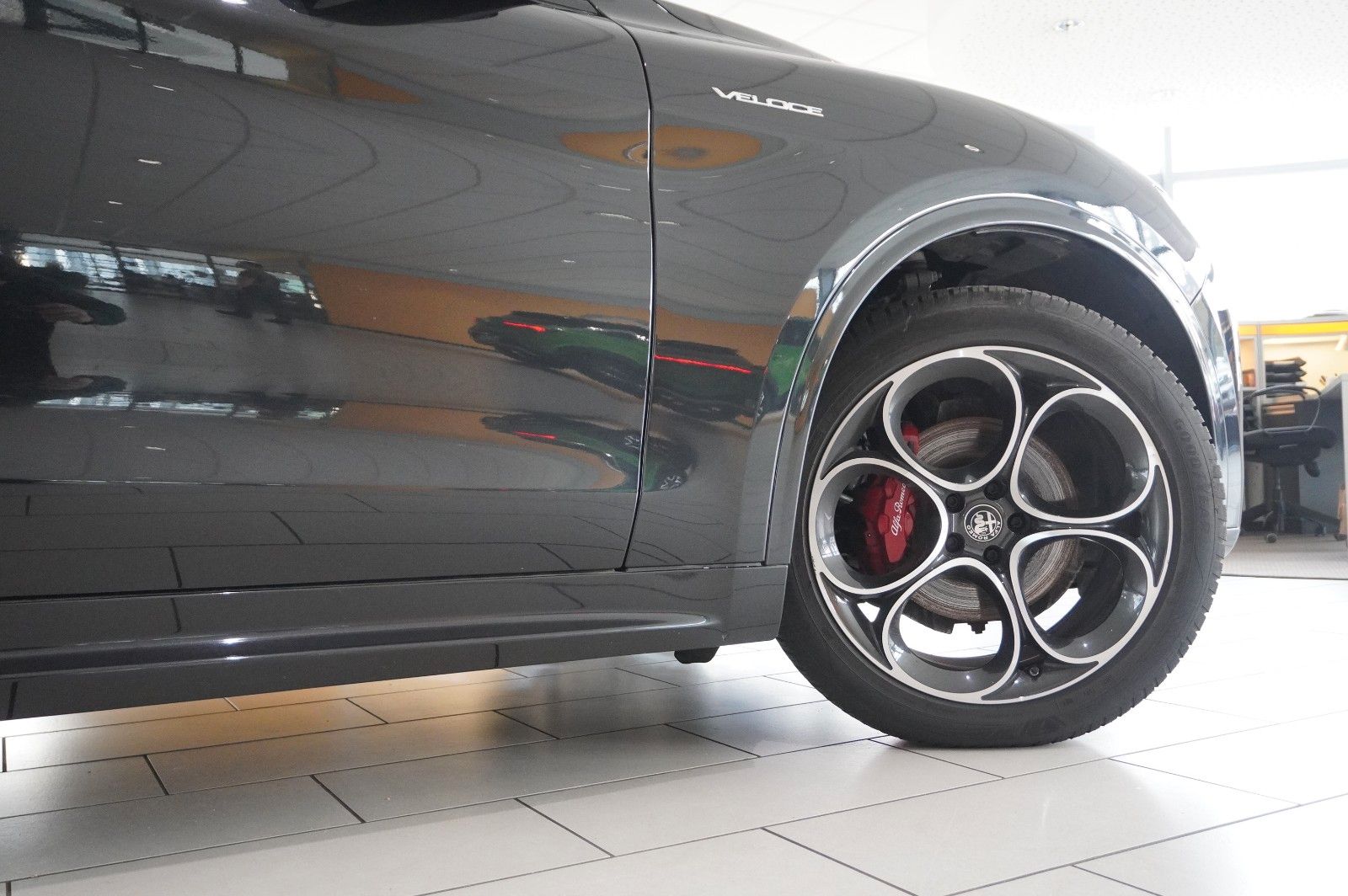 Fahrzeugabbildung Alfa Romeo Stelvio 2.2D VELOCE Q4 NAVI/LED/KAMERA/MATRIX/SH
