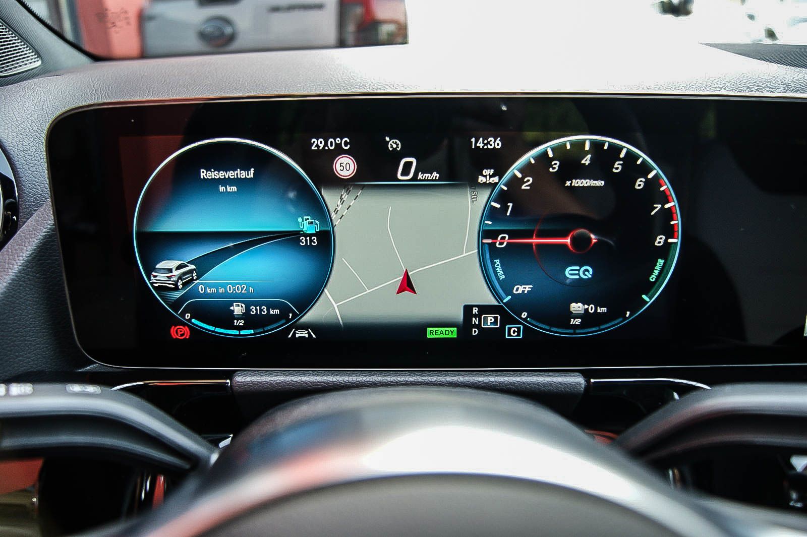 Fahrzeugabbildung Mercedes-Benz GLA 250 e AMG MBUX PANORAMA LEDER ANHZV