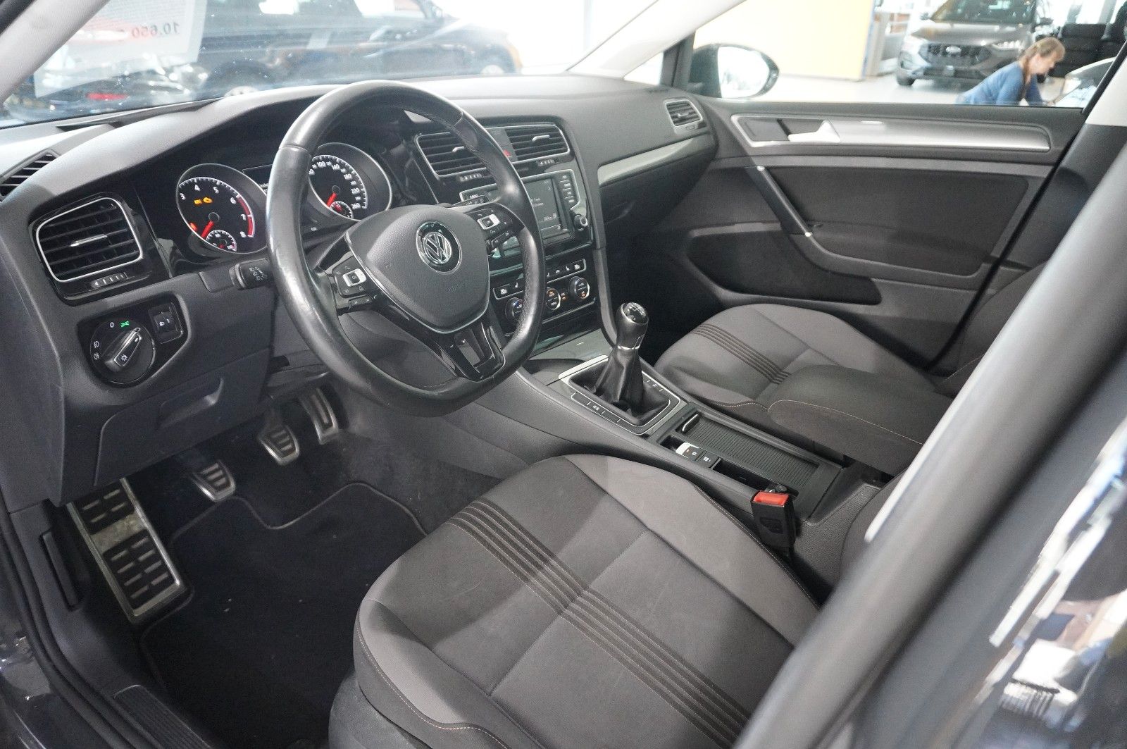 Fahrzeugabbildung Volkswagen Golf VII Lim.  1.2 TSI ALLSTAR NAVI/SHZ/PDC/TEMP